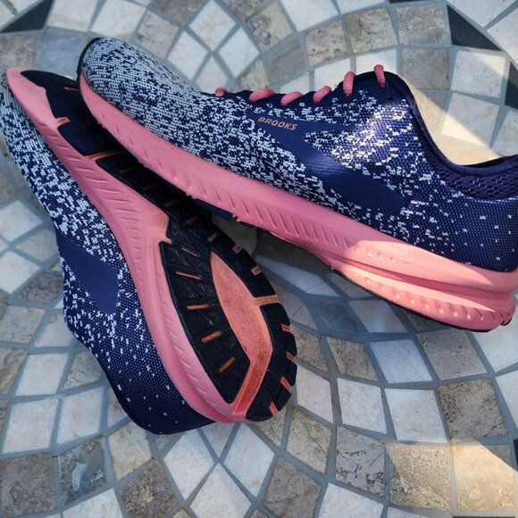 Brooks Women's Launch 6 Running Shoes | Sz 9B - Picture 4 of 5